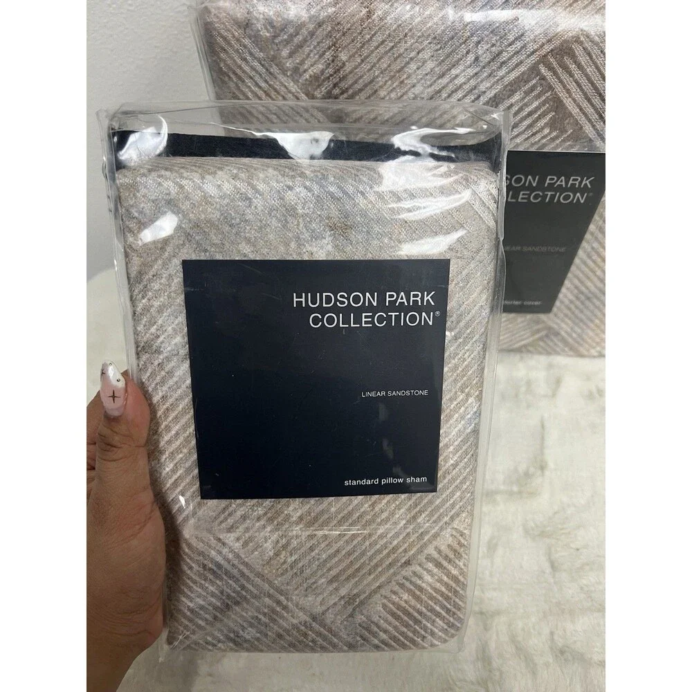 Hudson Park Linear Sandstone Full/Queen Duvet Cover + 1 Standard Sham Gold New